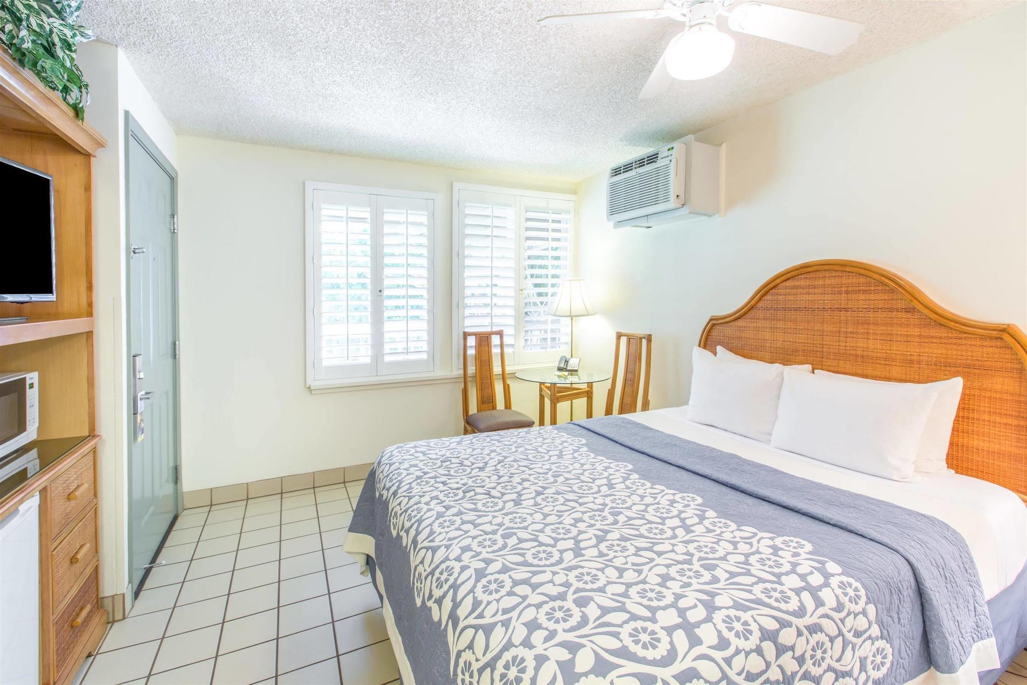 Days Inn By Wyndham Maui Oceanfront Wailea  Zewnętrze zdjęcie